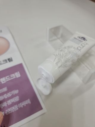 LCN(엘씨엔) LCN 리제너러티브 핸드크림 75ml 주름개선 고보습 재생핸드크림 — 5점을 준 리뷰어가 2022년 7월 올린 사용 사진