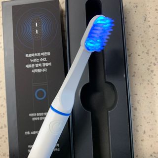 트로마츠 심플 미세전류 칫솔 — 5점을 준 리뷰어가 2022년 5월 올린 사용 사진