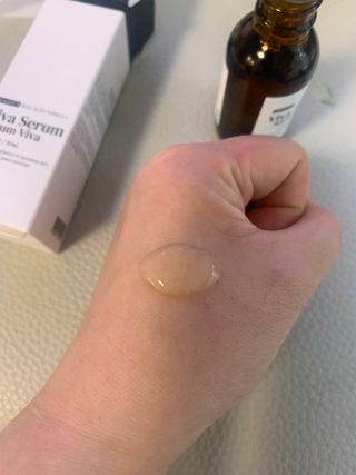 이매지스트 비바 비타민C 세럼 시카 미백 색소침착 앰플 — 5점을 준 리뷰어가 2022년 12월 올린 사용 사진