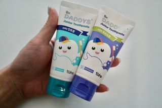 닥터데디스 안심불소 튼튼치약(청포도, 민트 중 택 1) 60g + 여행용 미니 치약 15g — 4.5점을 준 리뷰어가 2023년 1월 올린 사용 사진