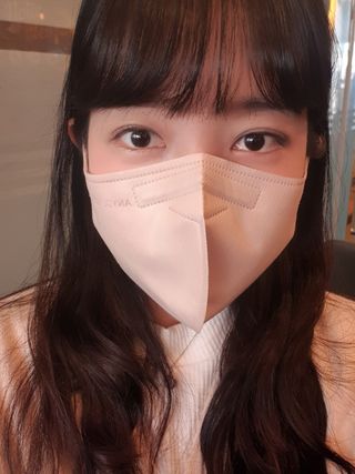 애니가드 셋업마스크 4컬러 각 10매입 [크리미베이지, 캐시미어로즈, 초콜렛브라운, 미드나잇네이비] — 4점을 준 리뷰어가 2022년 2월 올린 사용 사진