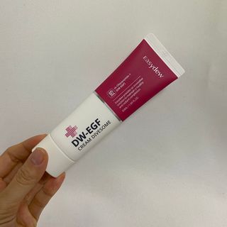이지듀 DW-EGF 크림 다이브좀_콜라겐이 쏙쏙, 탄력피부로 다이빙 — 4.5점을 준 리뷰어가 2021년 3월 올린 사용 사진