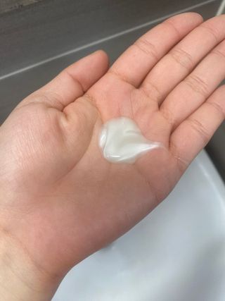 프리마인 더이상 뻣뻣하고 효과없는 탈모샴푸는 NO. 근본부터 케어하는 셀베이스 그린티샴푸(500ml) — 5점을 준 리뷰어가 2023년 1월 올린 사용 사진