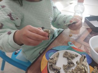 오봉산꽃부각 [만나식품] 오봉산 꽃부각 3가지 맛(오리지널, 새우맛, 매운고추맛) — 5점을 준 리뷰어가 2023년 1월 올린 사용 사진
