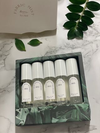 디어포레스트 [5개세트] 숲속의 하루 패브릭미스트 (섬유향수/ 룸스프레이) 50ml 5개 — 5점을 준 리뷰어가 2022년 9월 올린 사용 사진