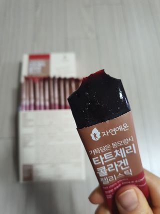자연에온 가득담은 몽모랑시 타트체리 콜라겐 젤리스틱 — 5점을 준 리뷰어가 2021년 1월 올린 사용 사진