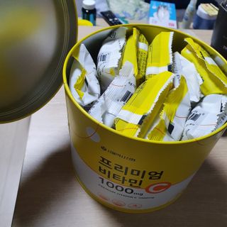서울약사신협 프리미엄비타민C1000_2.5G x 100포 — 5점을 준 리뷰어가 2021년 5월 올린 사용 사진
