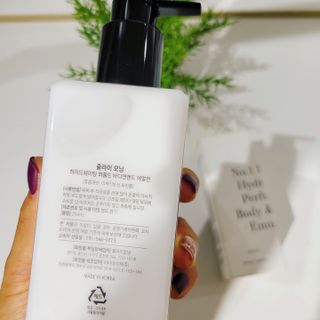 줄라이 모닝 _ JULY MORNING 줄라이모닝 하이드레이팅 퍼퓸드 바디앤핸드 에멀젼 — 4점을 준 리뷰어가 2021년 9월 올린 사용 사진