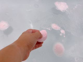 버블데이 배쓰밤 거품입욕제 버블바 6종 — 3.5점을 준 리뷰어가 2021년 8월 올린 사용 사진