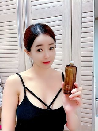 스킨큐어 산다화 비타민c 화이트닝 토너 150ml — 5점을 준 리뷰어가 2021년 12월 올린 사용 사진