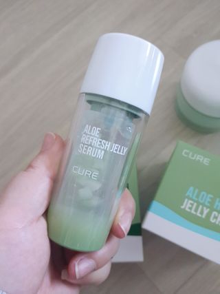 김정문알로에 큐어 큐어 알로에 리프레쉬 젤리 세럼, 큐어 알로에 하이드로 젤리 크림 — 5점을 준 리뷰어가 2021년 2월 올린 사용 사진