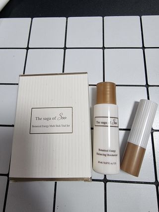 더사가오브수 [사가수] 효혜윤 보태니컬 에너지 에센스인로션 20ml /아이포올 스틱 3g — 5점을 준 리뷰어가 2023년 2월 올린 사용 사진