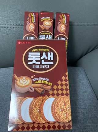 롯데제과 롯샌 카페크런치 — 5점을 준 리뷰어가 2021년 10월 올린 사용 사진
