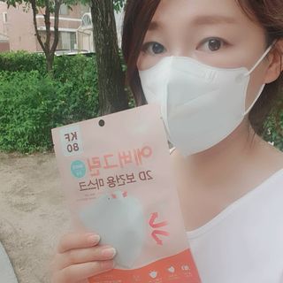 [에버그린] 2D 새부리형 KF80 중형 화이트 25매 — 5점을 준 리뷰어가 2021년 8월 올린 사용 사진
