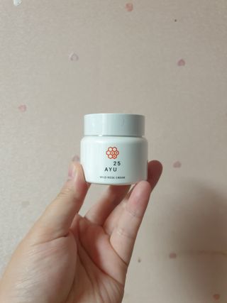AYU25[아유트웬티파이브]다마스크로즈워터 베이스 천연 수분 촉촉 크림 — 5점을 준 리뷰어가 2021년 4월 올린 사용 사진
