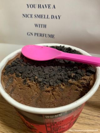 롯데제과 본젤라또 비스킷&바닐라카라멜바, 본젤라또 베리쇼콜라컵 — 5점을 준 리뷰어가 2021년 11월 올린 사용 사진