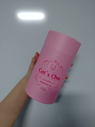 페페로니 잘 먹는 캣츄 - 알래스카 연어 24개입 — 5점을 준 리뷰어가 2021년 9월 올린 사용 사진