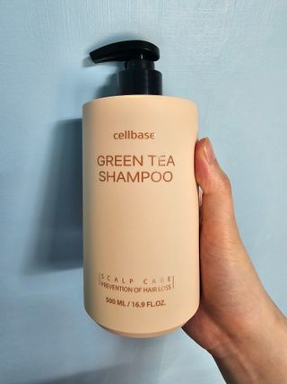 프리마인 더이상 뻣뻣하고 효과없는 탈모샴푸는 NO. 근본부터 케어하는 셀베이스 그린티샴푸(500ml) — 5점을 준 리뷰어가 2023년 5월 올린 사용 사진