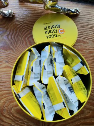 서울약사신협 프리미엄비타민C1000_2.5G x 100포 — 5점을 준 리뷰어가 2021년 5월 올린 사용 사진