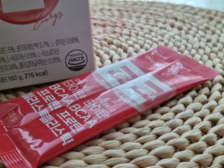 인디닥터 면역 생생 핑크 이뮨 젤리 + 타이탄 BCAA 프로틴 젤리스틱 — 4.5점을 준 리뷰어가 2022년 4월 올린 사용 사진