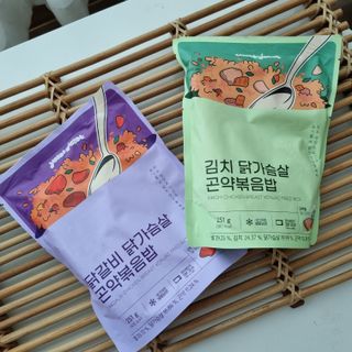 [푸딩팩토리] 요잇조잇 닭갈비 닭가슴살/김치 닭가슴살 곤약볶음밥 2종 (김치볶음밥 2개 닭갈비 볶음밥 1개) — 5점을 준 리뷰어가 2022년 7월 올린 사용 사진