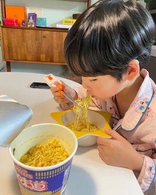 NISSIN 닛신 컵누들  4종 - 씨푸드오리지날, 씨푸드 스파이시, 씨푸드 커리, 씨푸드 XO소스 — 5점을 준 리뷰어가 2022년 12월 올린 사용 사진