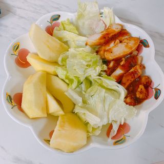 굽네몰 [굽네] 소스가 맛있는 닭가슴살 슬라이스 4종 — 5점을 준 리뷰어가 2021년 11월 올린 사용 사진