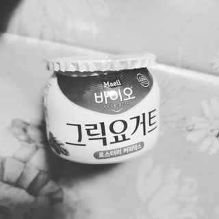 매일바이오 그릭요거트 오리지널 플레인 4개, 로스터리 커피믹스 4개 — 5점을 준 리뷰어가 2021년 12월 올린 사용 사진