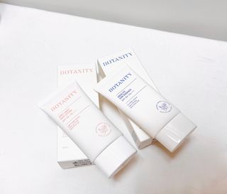 보타니티 촉촉수분자차 아쿠아핏 선 에센스 50ml + 보송톤업자차 징크 선 로션 50ml SPF50+ PA++++ (4/25) — 5점을 준 리뷰어가 2022년 5월 올린 사용 사진