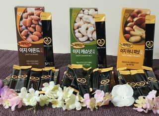 짜먹는 이지견과 짜먹는 이지아몬드, 짜먹는 이지허니피넛, 짜먹는 이지캐슈넛 각 10g X  10포 — 5점을 준 리뷰어가 2021년 1월 올린 사용 사진