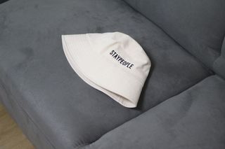 [스테이피플] STAYPEOPLE BUCKET HAT (IVORY) — 5점을 준 리뷰어가 2022년 9월 올린 사용 사진