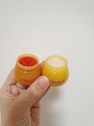 [후르디아] 올리브영 꿀과즙 립밤 2종 (블루베리/석류) — 5점을 준 리뷰어가 2023년 1월 올린 사용 사진
