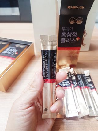 서울약사신협_투데이홍삼정플러스스틱_10g x 30포 — 4점을 준 리뷰어가 2021년 5월 올린 사용 사진