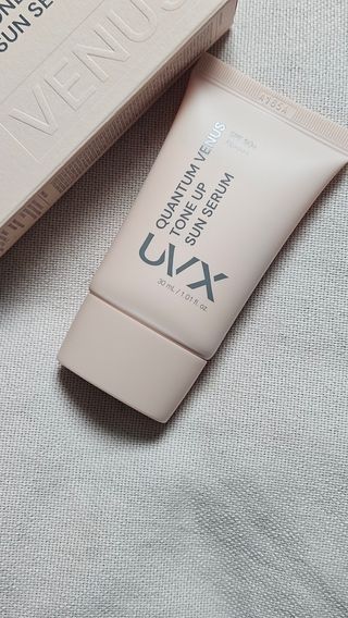 UVX 퀀텀 비너스 맑은 톤업 선세럼 — 5점을 준 리뷰어가 2024년 2월 올린 사용 사진