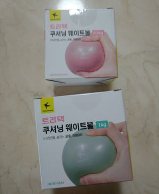트라택 쿠셔닝 웨이트볼 0.5kg + 1kg SET — 4점을 준 리뷰어가 2022년 5월 올린 사용 사진