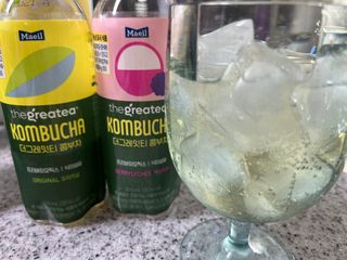 더그레잇티 콤부차 300ml *12개입 (오리지널 6개+베리리치 6개) — 5점을 준 리뷰어가 2022년 7월 올린 사용 사진