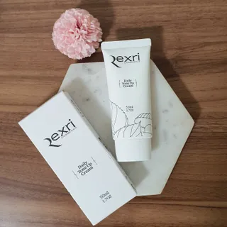 렉스리 데일리 톤업 크림 Rexri Daily Tone Up Cream — 5점을 준 리뷰어가 2022년 9월 올린 사용 사진