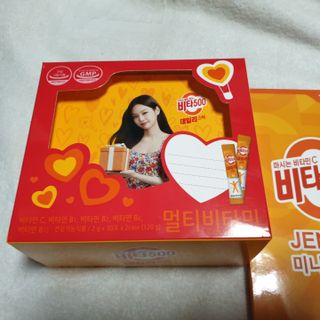 광동생활건강 [제니에디션] 비타500데일리스틱 gift set 60포+제니굿즈 3종+쇼핑백 — 4.5점을 준 리뷰어가 2021년 11월 올린 사용 사진
