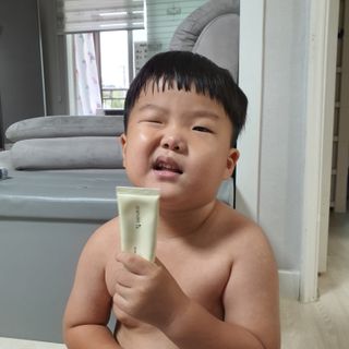 젠바이오 코스메틱스 젠바이오수딩크림]   가려운 피부 & 아토피 원픽 크림 — 5점을 준 리뷰어가 2022년 8월 올린 사용 사진