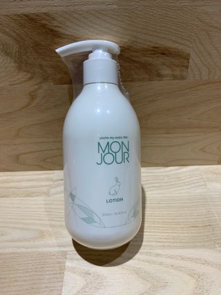 토박스코리아 몽쥬르 유아 로션 300ml — 5점을 준 리뷰어가 2021년 4월 올린 사용 사진