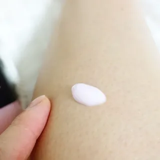난나 살몬 스파이더 검버섯 미백 톤업 화이트닝 연어 앰플 크림 300ml 대용량 — 5점을 준 리뷰어가 2022년 8월 올린 사용 사진