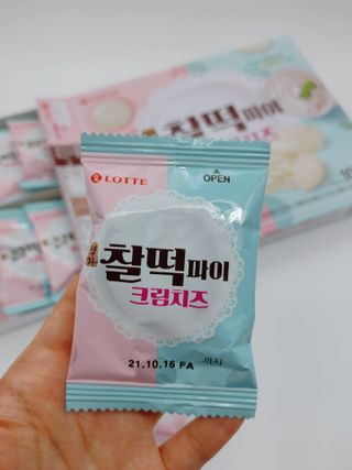 롯데제과 찰떡파이 크림치즈 — 3.5점을 준 리뷰어가 2021년 5월 올린 사용 사진