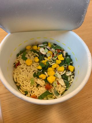 NISSIN 닛신 컵누들  4종 - 씨푸드오리지날, 씨푸드 스파이시, 씨푸드 커리, 씨푸드 XO소스 — 5점을 준 리뷰어가 2022년 4월 올린 사용 사진