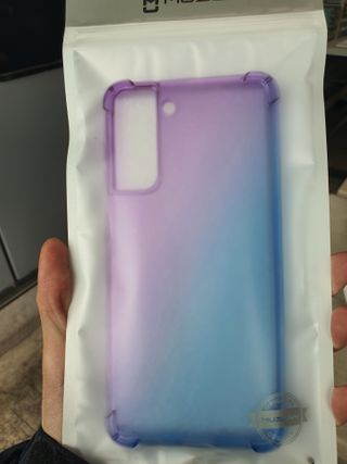 뮤즈캔 갤럭시S21 시리즈 그라데이션 탱크방탄 케이스 — 5점을 준 리뷰어가 2021년 2월 올린 사용 사진
