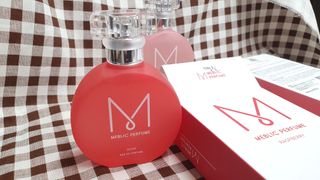 자연스러운 샴푸향이 나는 메블릭퍼퓸 케라 50ml +상큼달달한 라즈베리향이 나는 메블릭퍼퓸 라즈베리 50ml — 3점을 준 리뷰어가 2022년 9월 올린 사용 사진