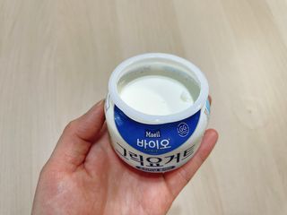 매일바이오 그릭요거트 오리지널 플레인 4개, 로스터리 커피믹스 4개 — 4.5점을 준 리뷰어가 2021년 12월 올린 사용 사진