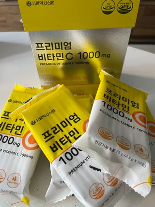서울약사신협 프리미엄 비타민C 1,000mg_2.5g x 50포 — 5점을 준 리뷰어가 2021년 10월 올린 사용 사진