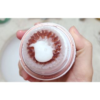 디하우트 랩 디하우트랩 클렌징 피부관리기 진동클렌저 실리콘+2종 인조모 브러시 — 5점을 준 리뷰어가 2021년 11월 올린 사용 사진