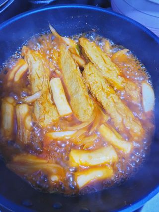 (주)성경순만두 곤약만두.콘치즈만두,삼각당면만두,당면 야끼만두,대구전통 납작만두,떡뽁이 매콤소스,달콤소스 — 5점을 준 리뷰어가 2023년 4월 올린 사용 사진