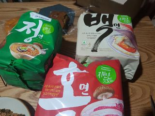 [풀무원] 자연은맛있다 정면, 백면, 홍면  세트 — 5점을 준 리뷰어가 2021년 4월 올린 사용 사진